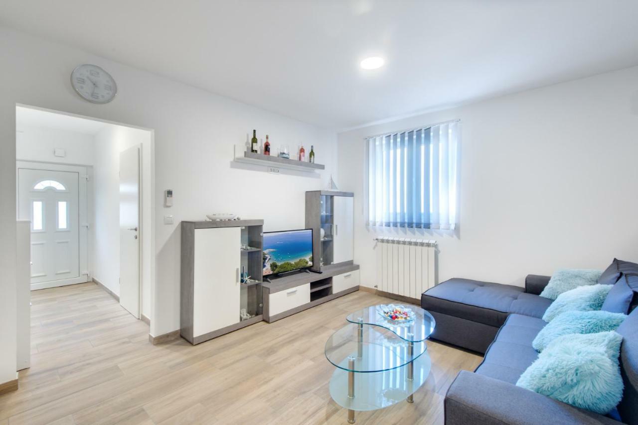 Apartman Tarnik'S Appartement Viskovo Buitenkant foto